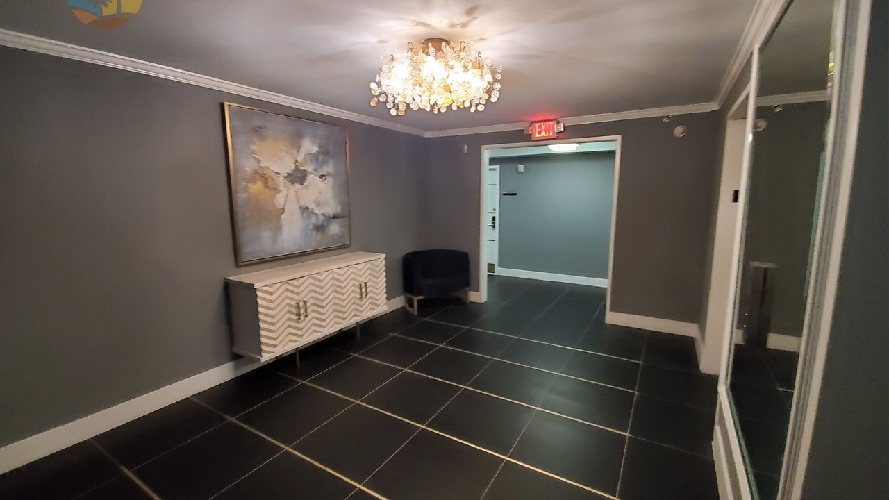 Photo of Others in Mid Beach