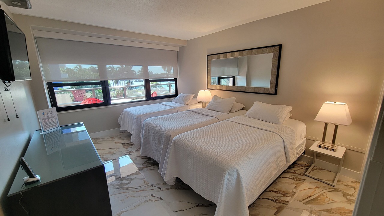 Photo of Bedroom in Mid Beach