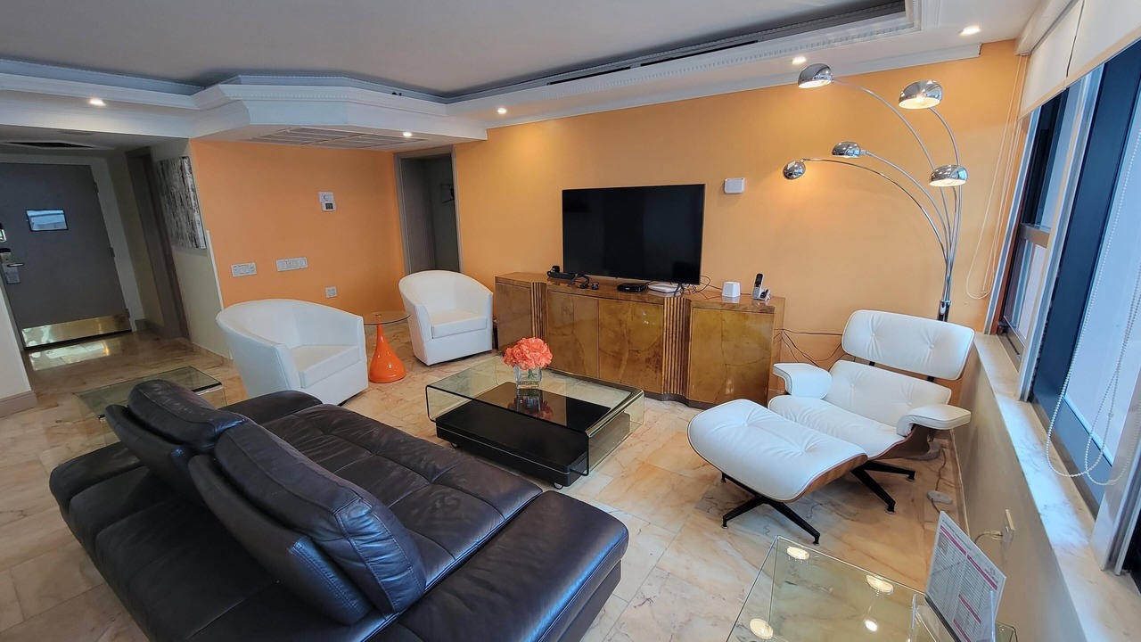 Photo of Livingroom in Mid Beach
