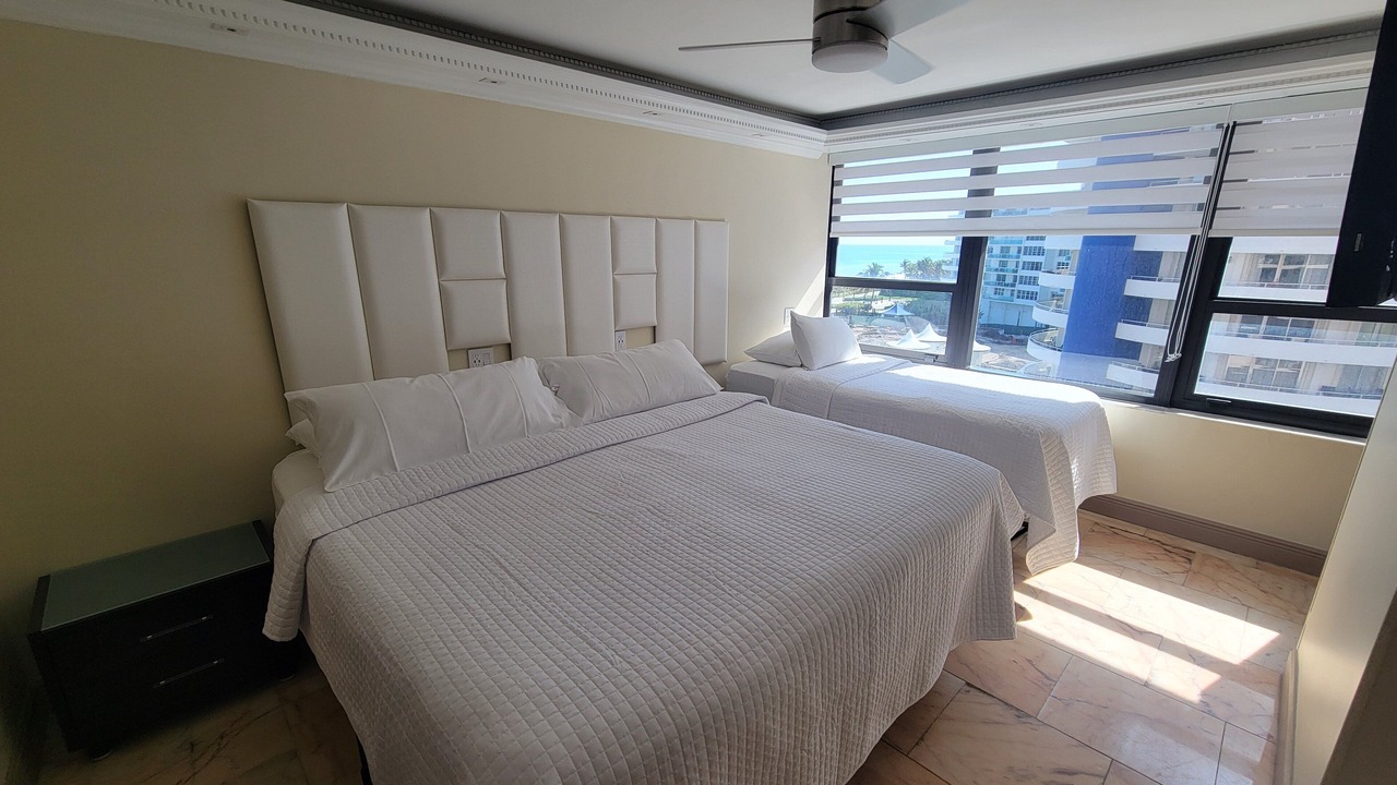 Photo of Bedroom in Mid Beach