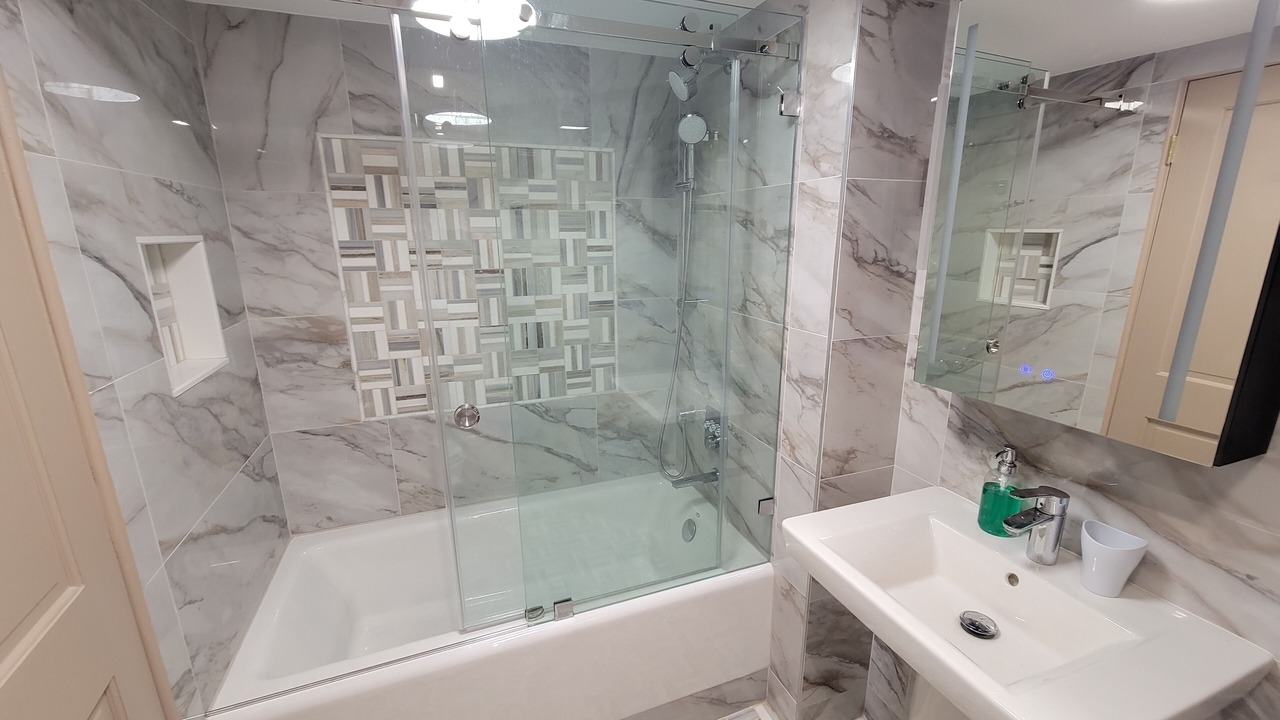Photo of Bathroom in Mid Beach