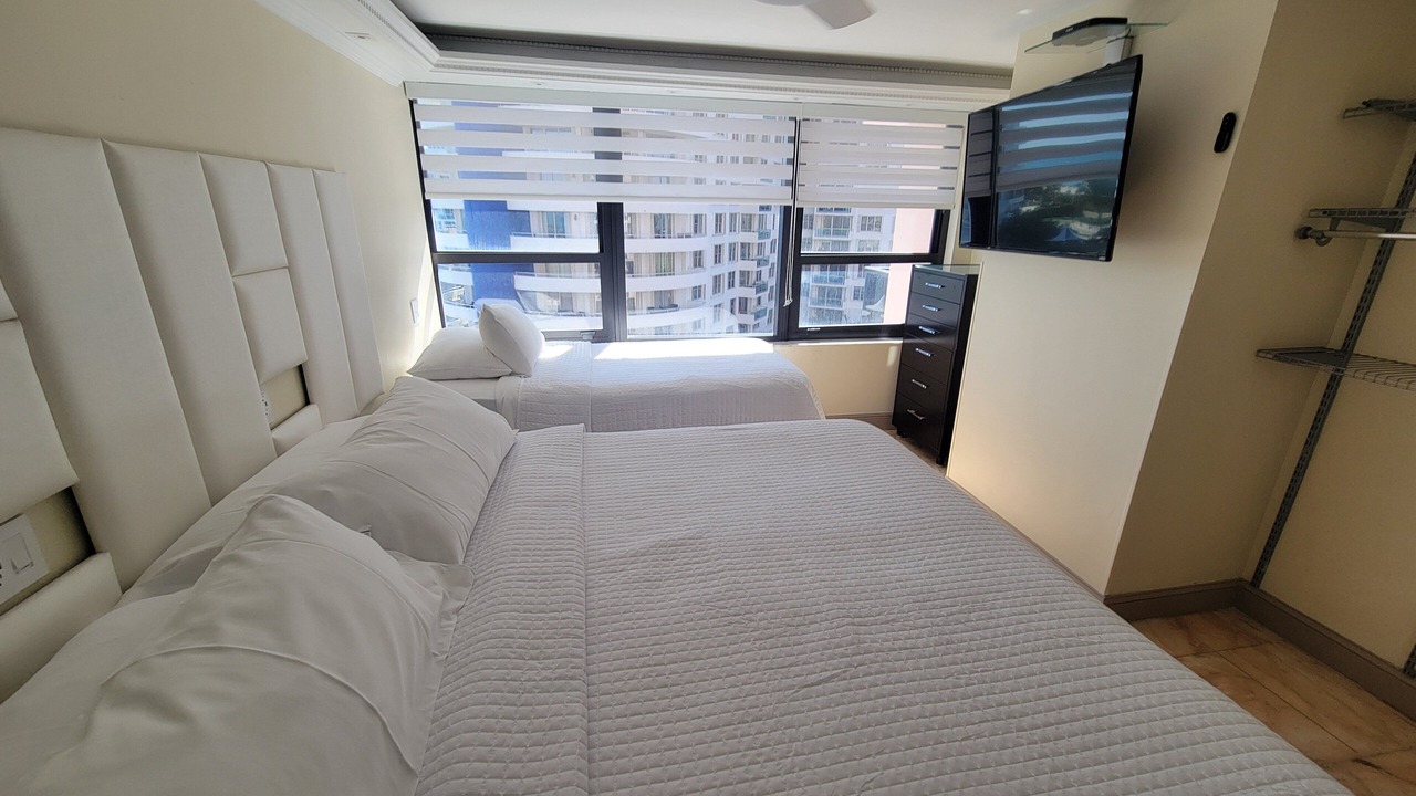 Photo of Bedroom in Mid Beach