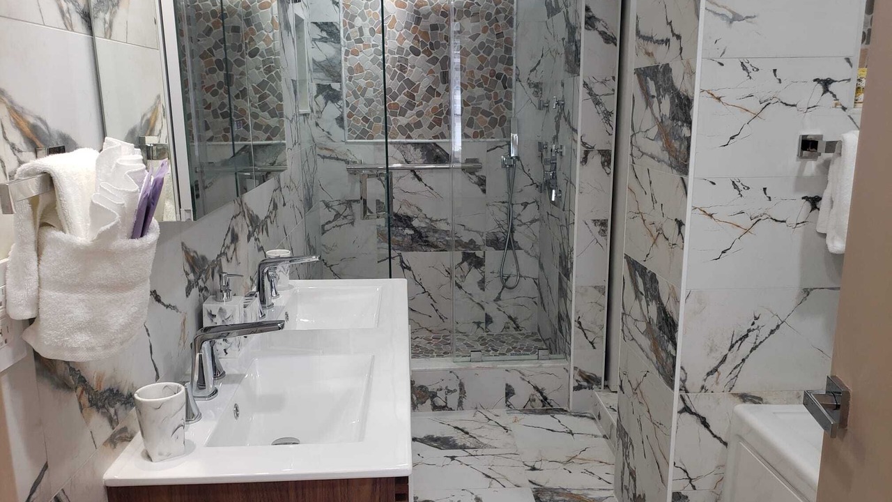 Photo of Bathroom in Mid Beach