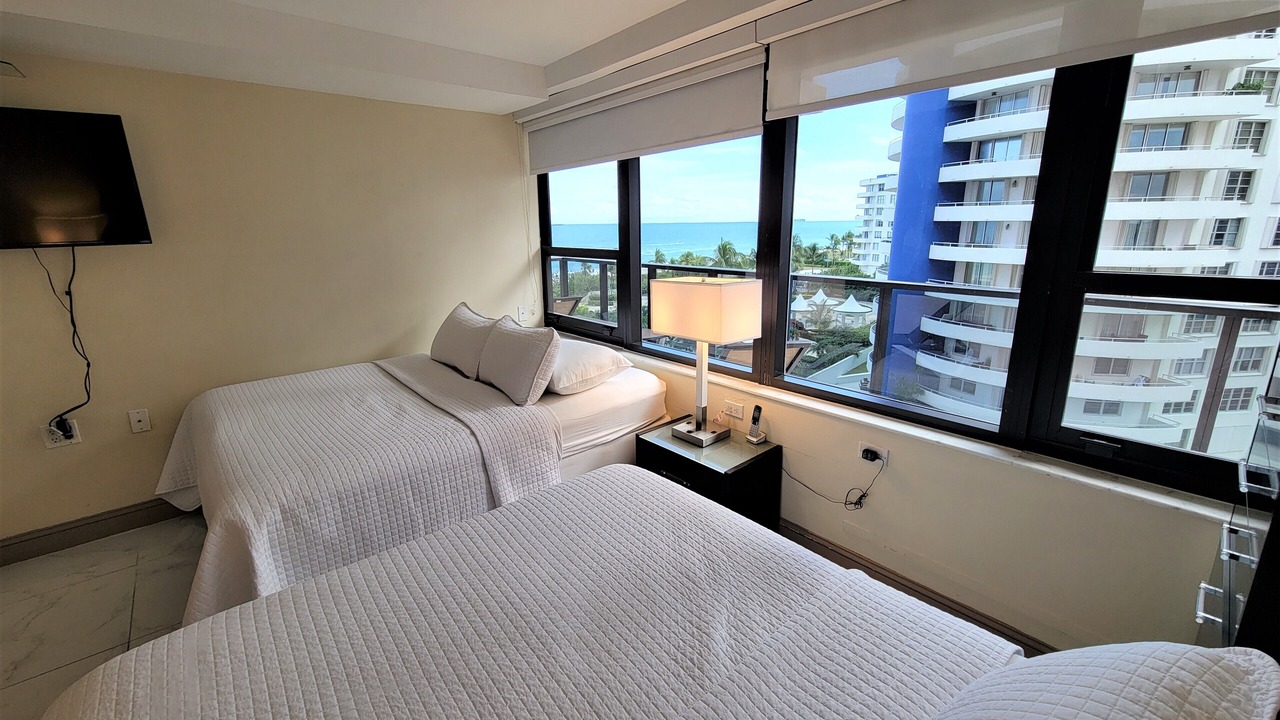 Photo of Bedroom in Mid Beach
