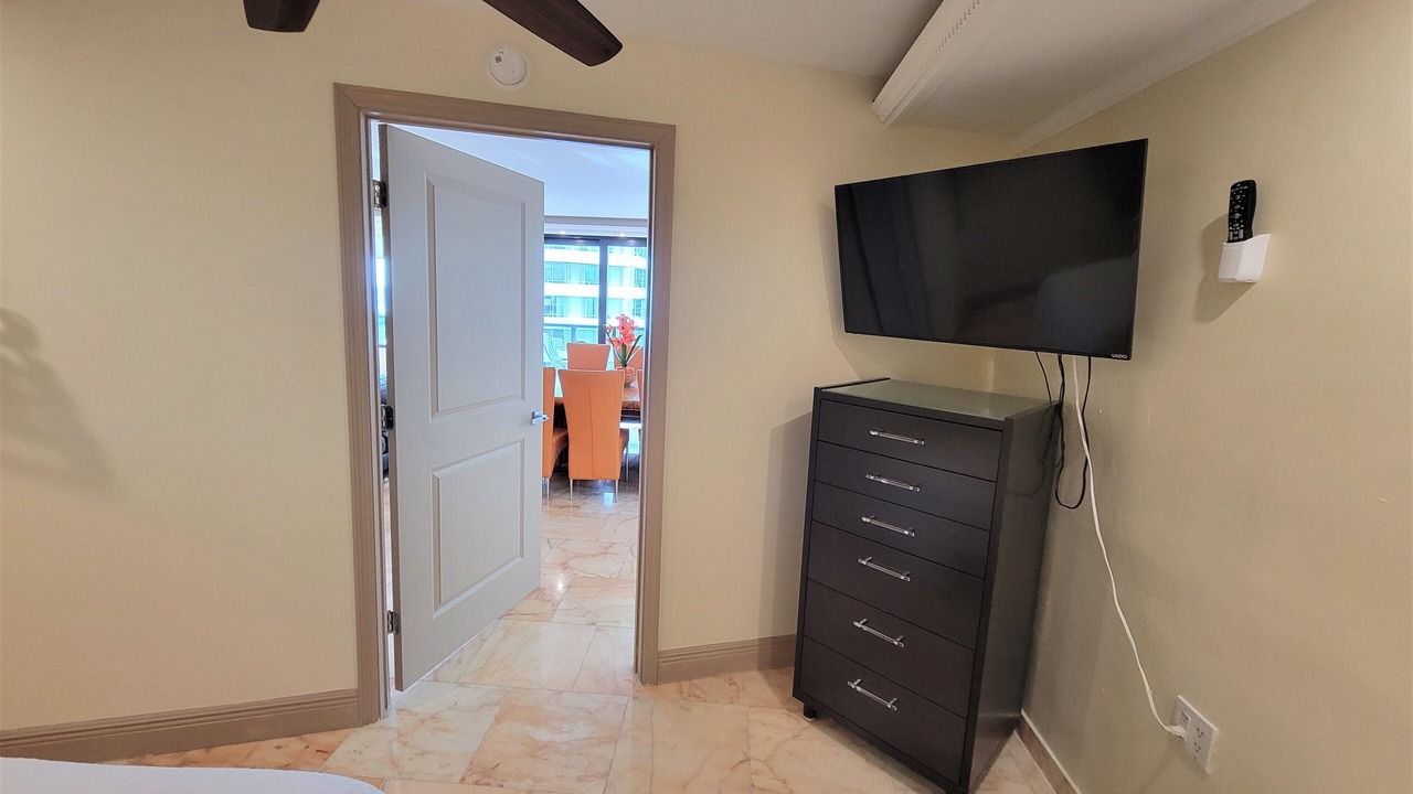 Photo of Bedroom in Mid Beach