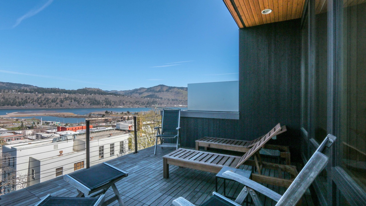 Photo of Patio Balcony in Hood River