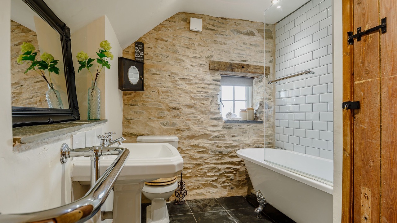 Photo of Bathroom in Pontfadog