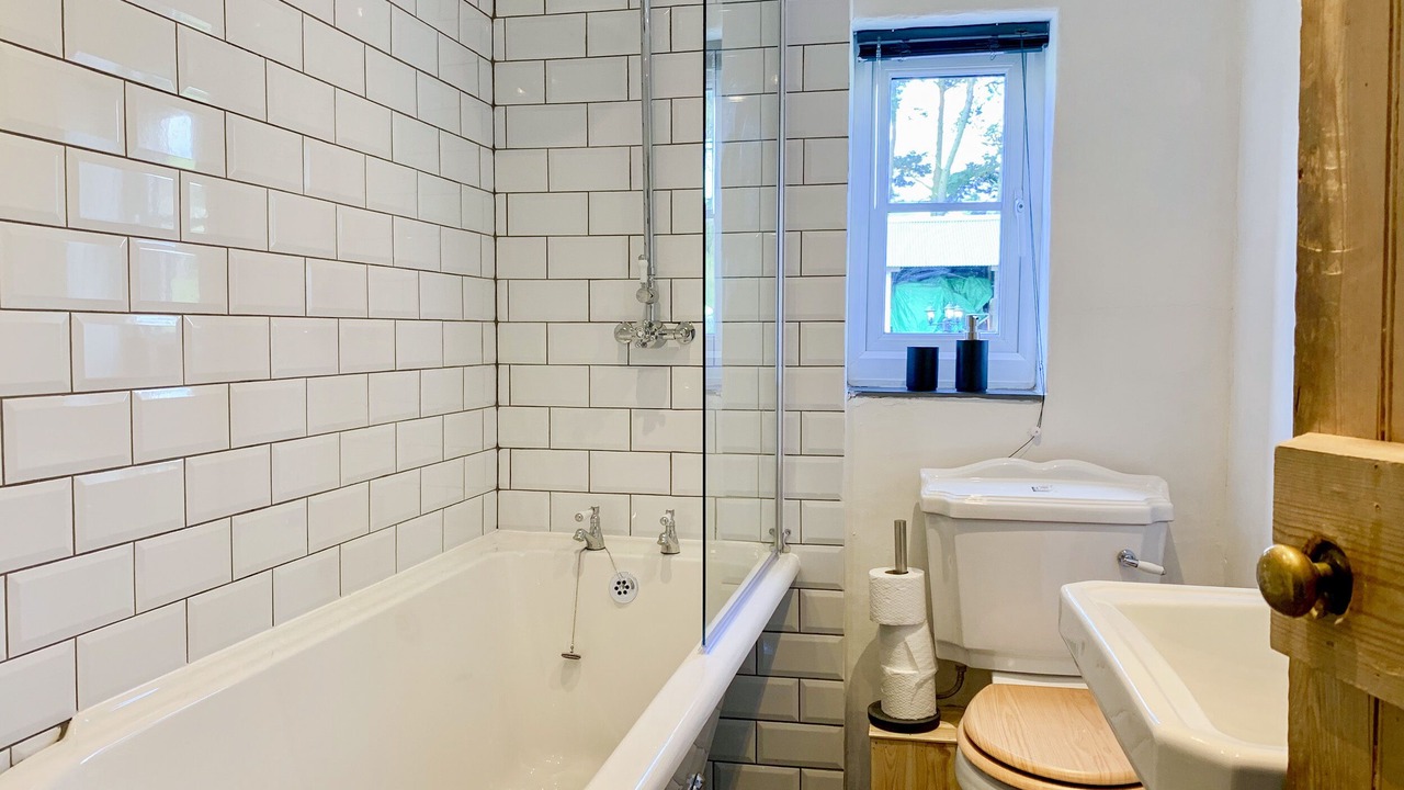 Photo of Bathroom in Pontfadog