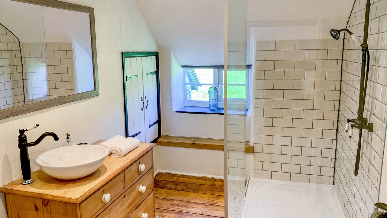 Photo of Bathroom in Pontfadog