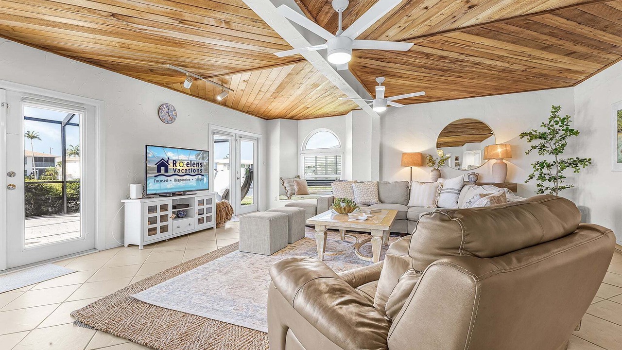 Photo of Livingroom in Caloosahatchee