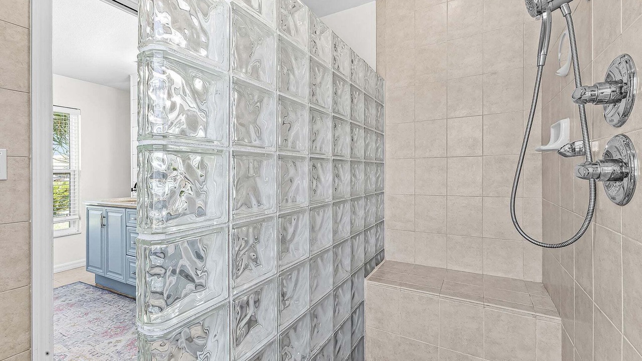 Photo of Bathroom in Caloosahatchee
