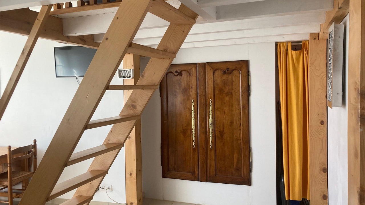 Photo of Others in Le Palais