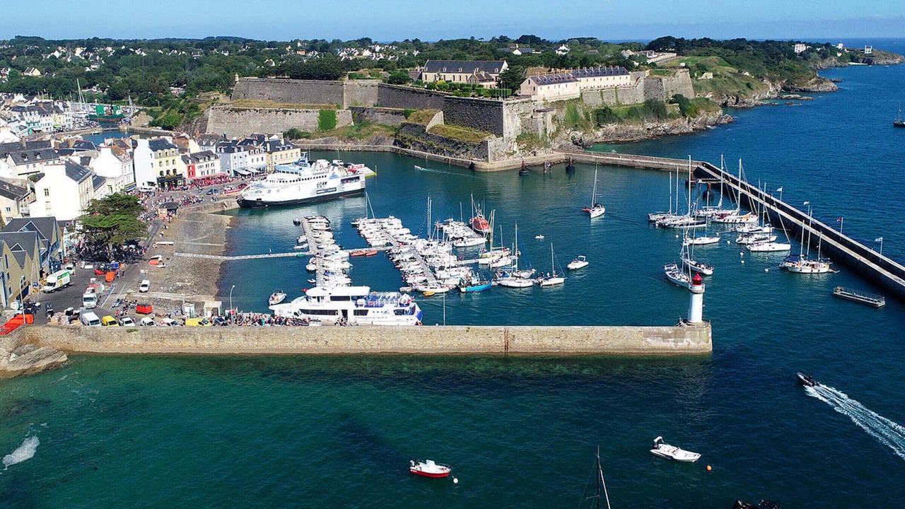 Photo of Others in Le Palais