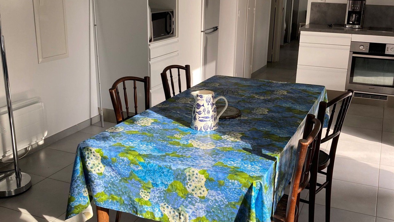 Photo of Others in Le Palais