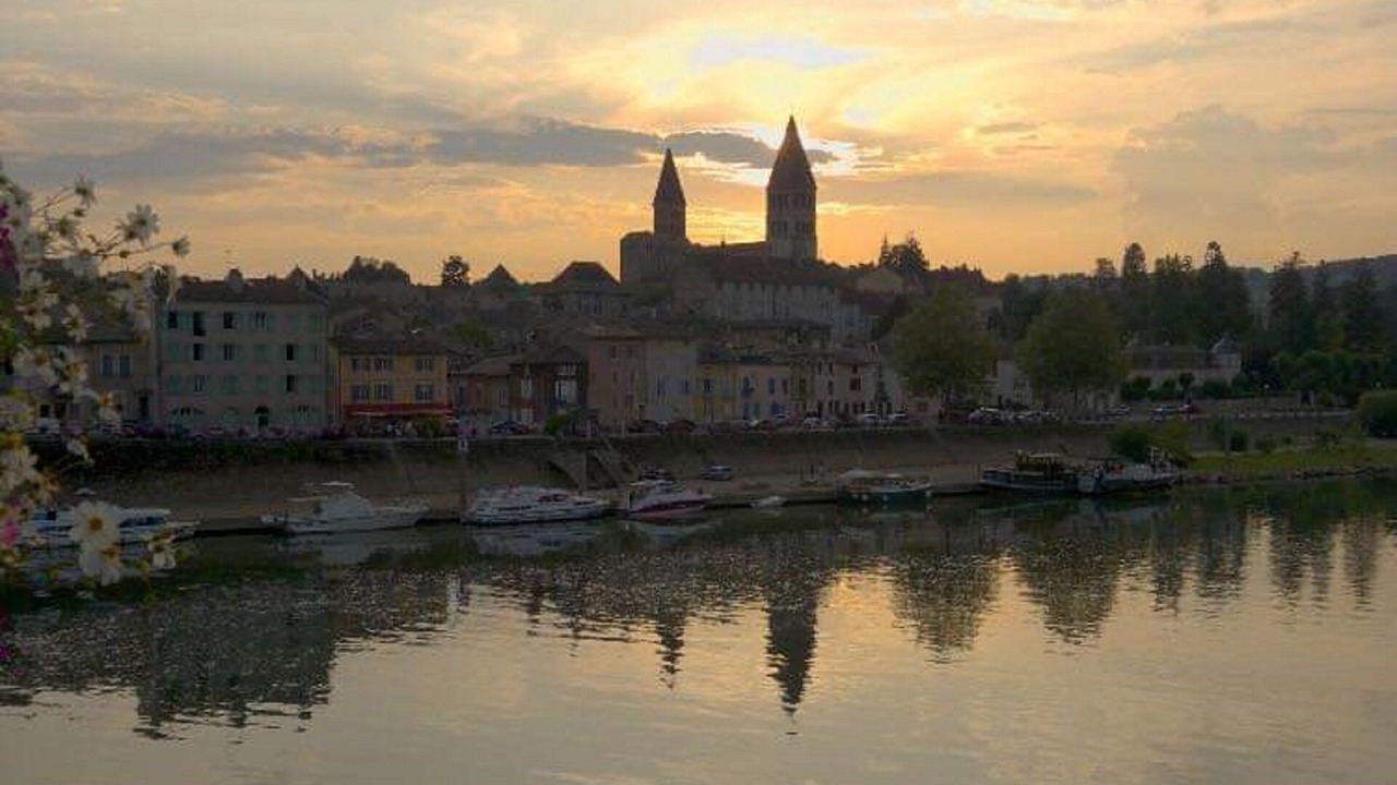 Photo of Others in Tournus