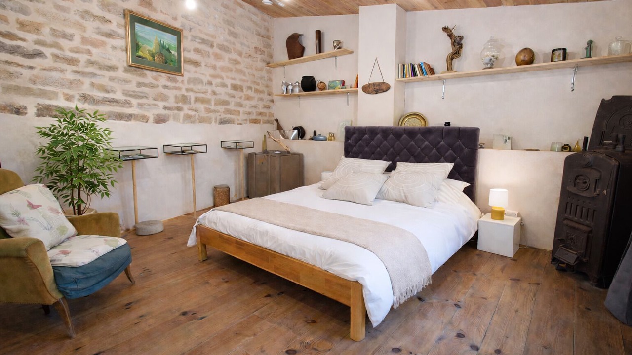 Photo of Bedroom in Tournus