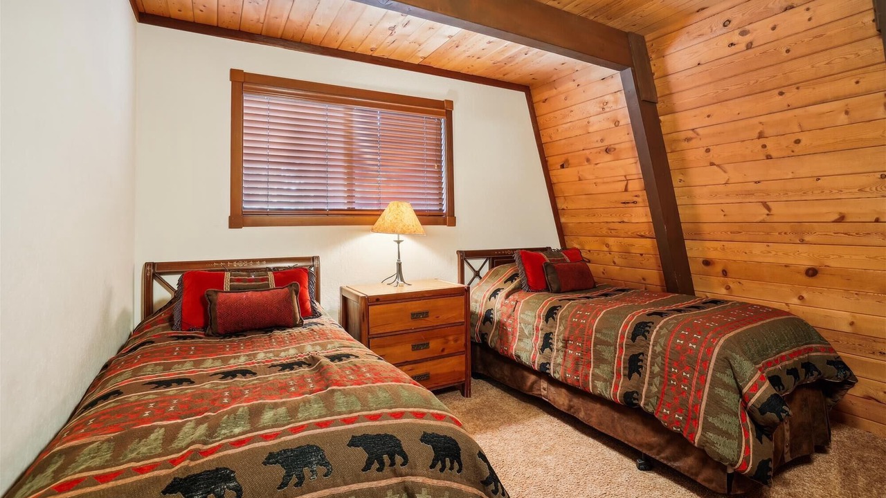 Photo of Bedroom in Lake Forest