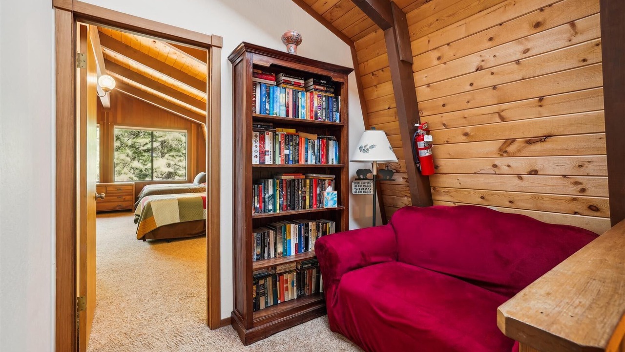Photo of Bedroom in Lake Forest