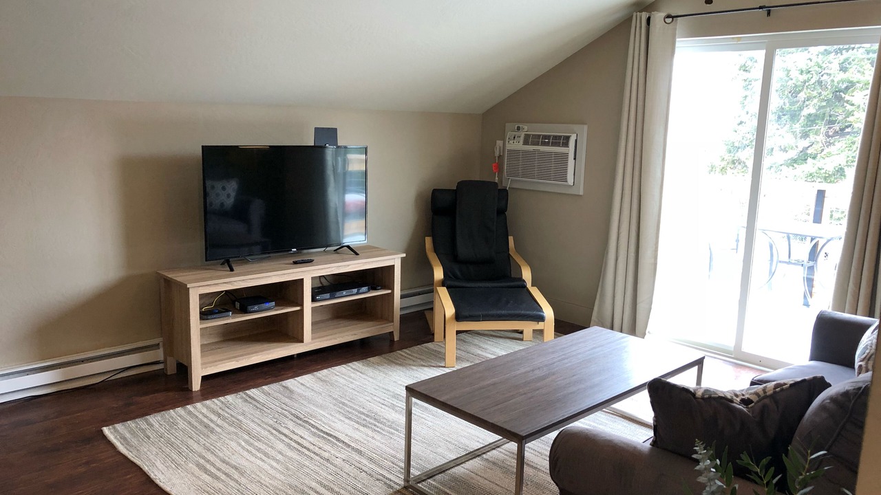 Photo of Livingroom in University District