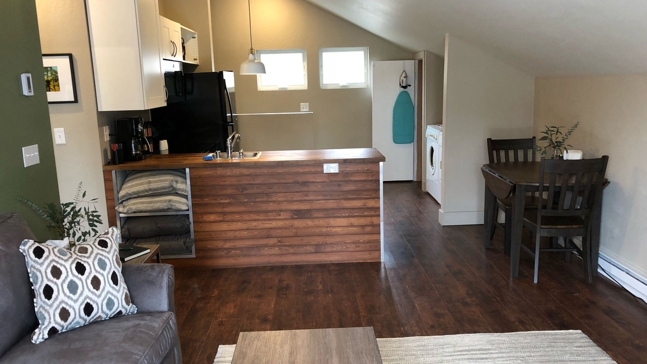 Photo of Livingroom in University District