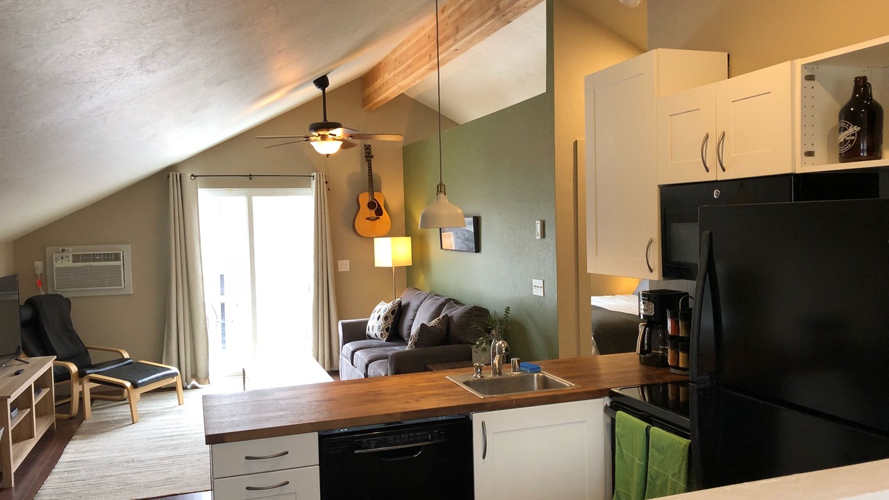 Photo of Livingroom in University District