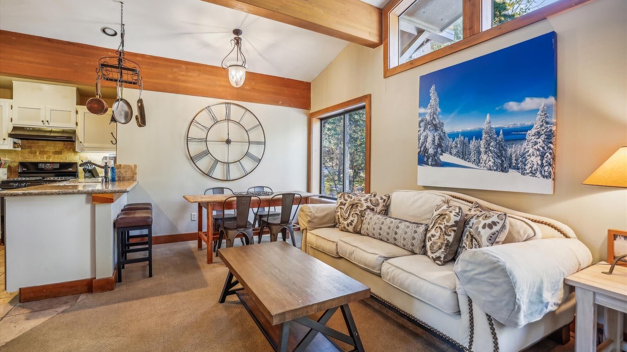 Photo of Livingroom in Tahoe City
