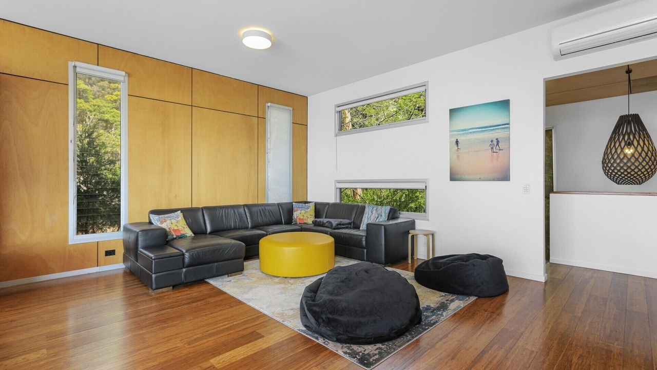 Photo of Livingroom in Wye River