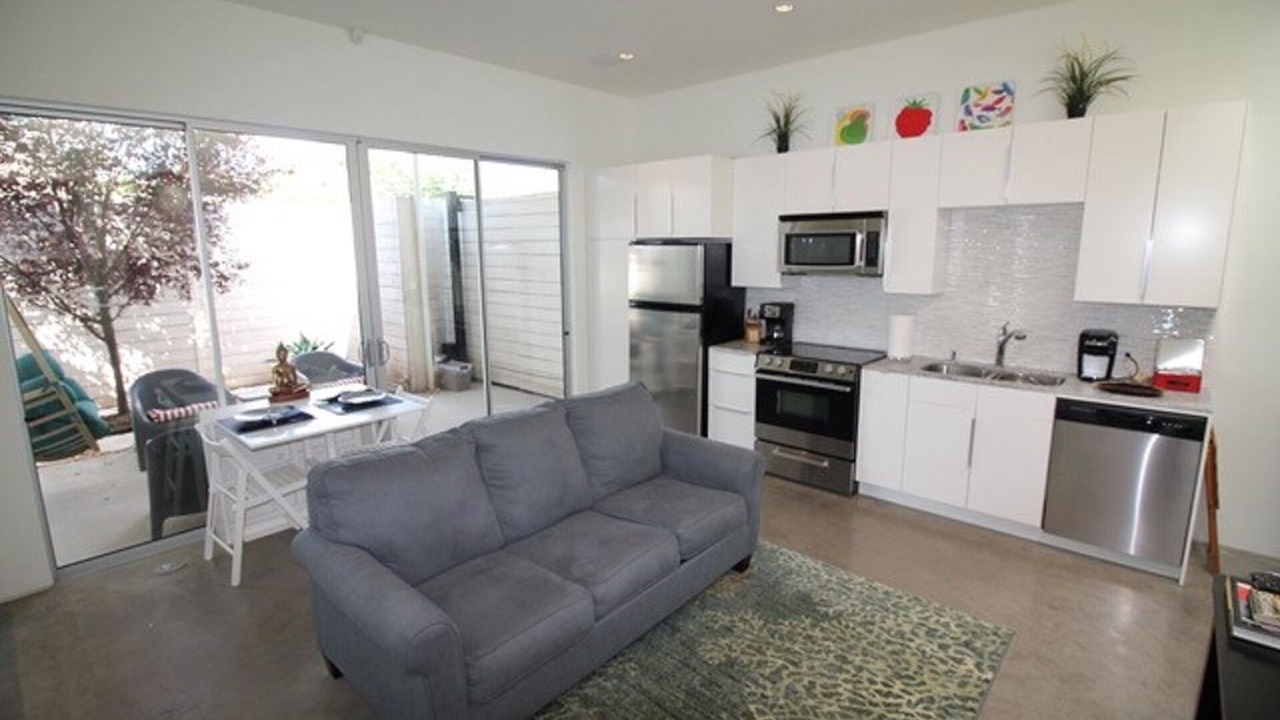 Photo of Livingroom in Old East Dallas