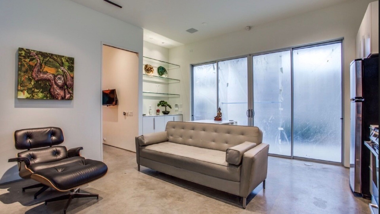 Photo of Livingroom in Old East Dallas
