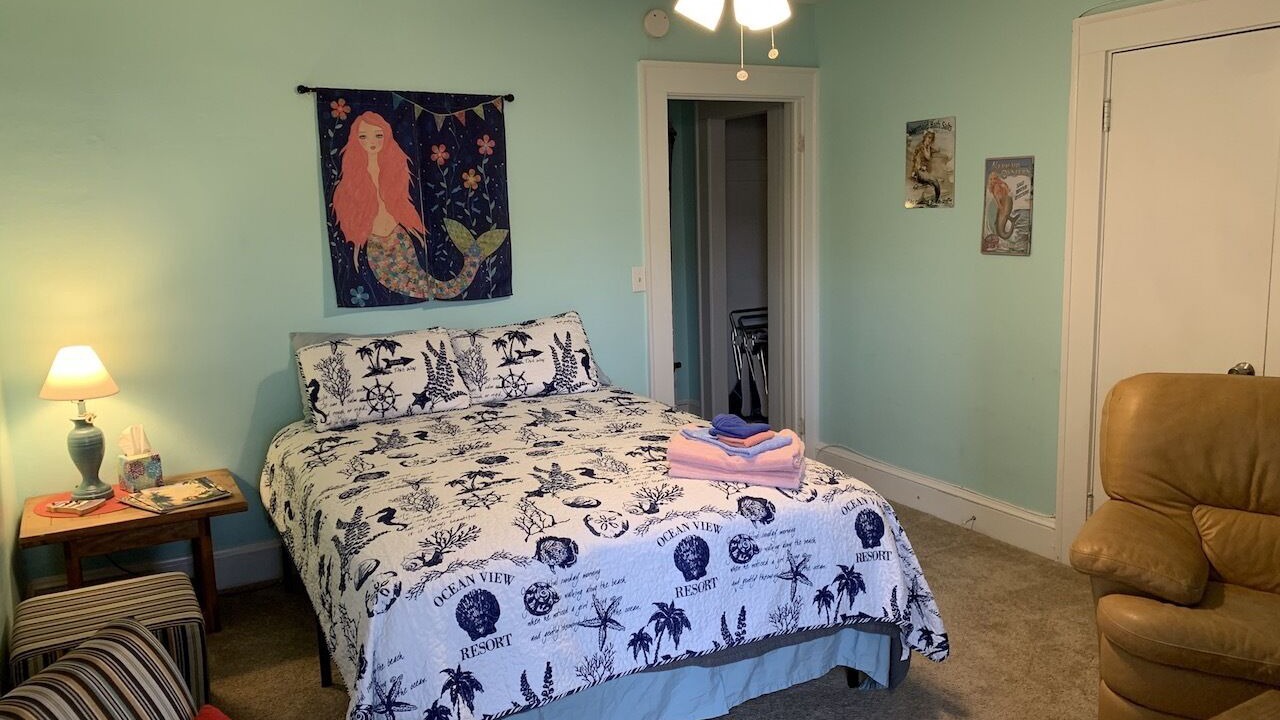 Photo of Bedroom in Willoughby Spit