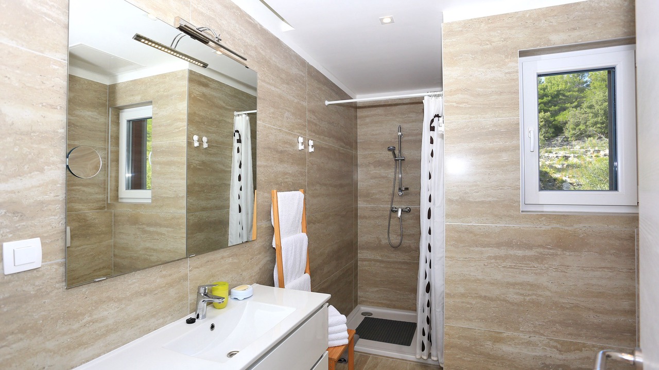 Photo of Bathroom in Kukljica