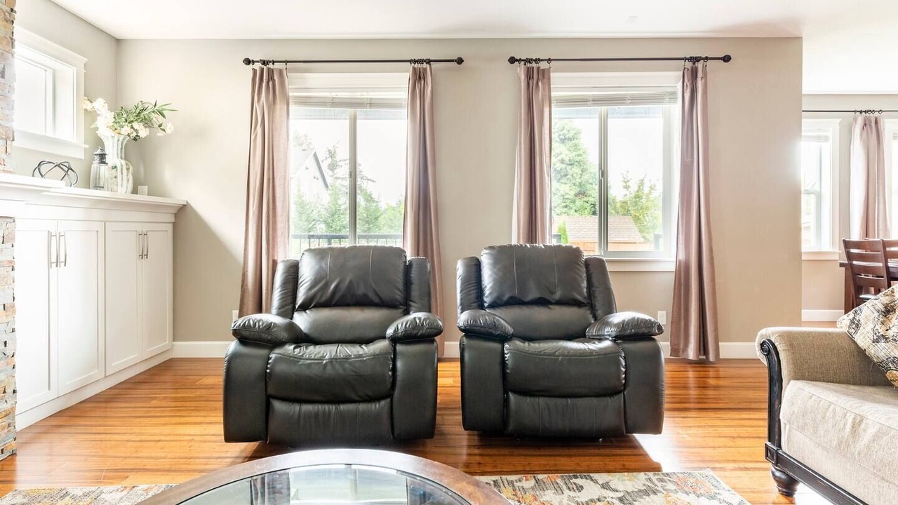 Photo of Livingroom in Hillsboro