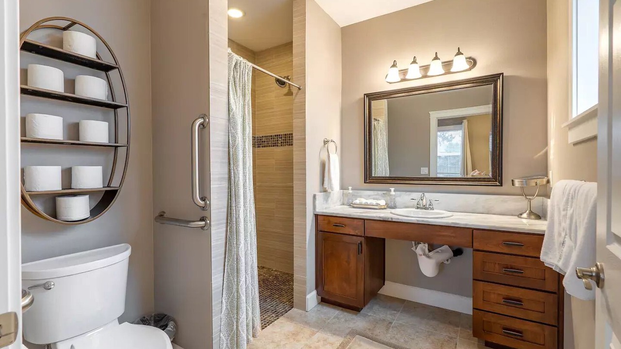 Photo of Bathroom in Hillsboro