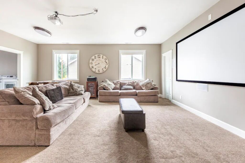 Photo of Livingroom in Hillsboro