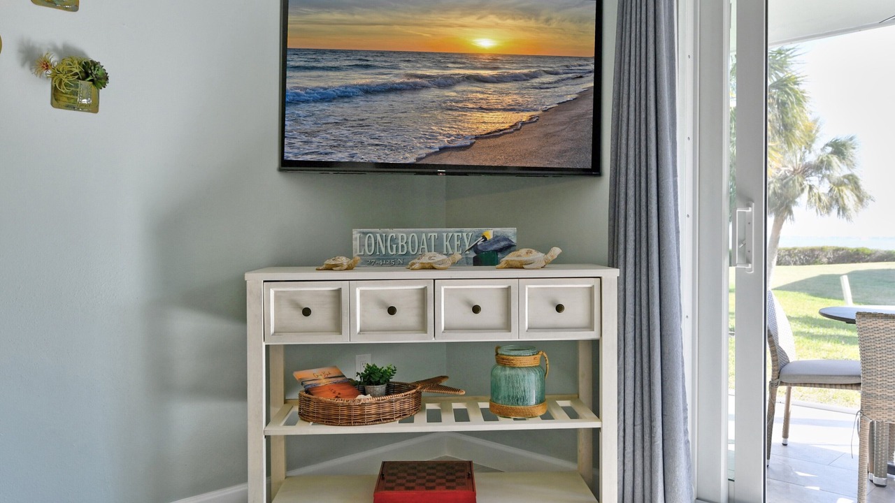 Photo of Livingroom in Whitney Beach