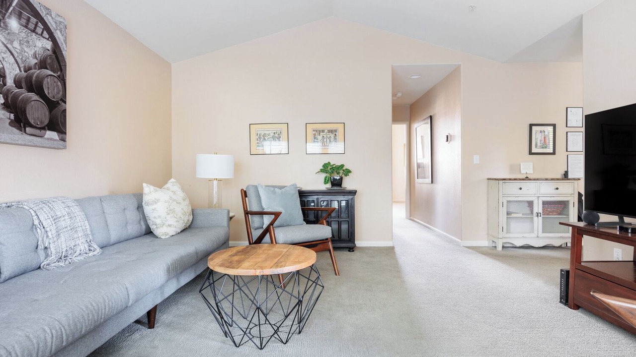 Photo of Livingroom in Napa