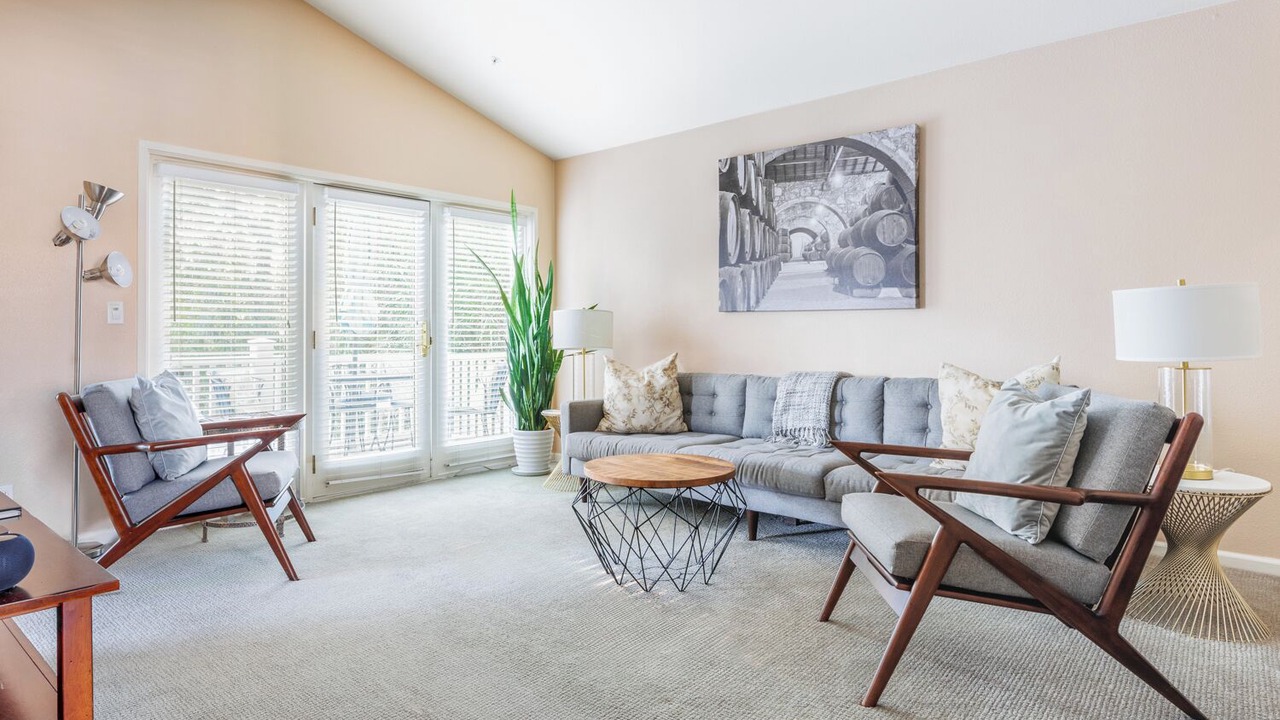 Photo of Livingroom in Napa