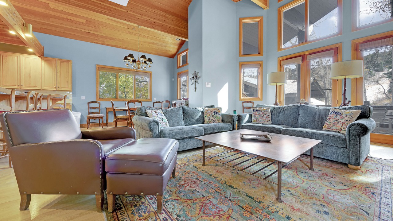 Photo of Livingroom in Deer Valley
