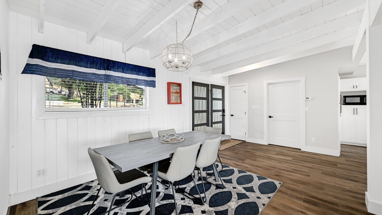 Photo of Livingroom in Sunrise Beach Village