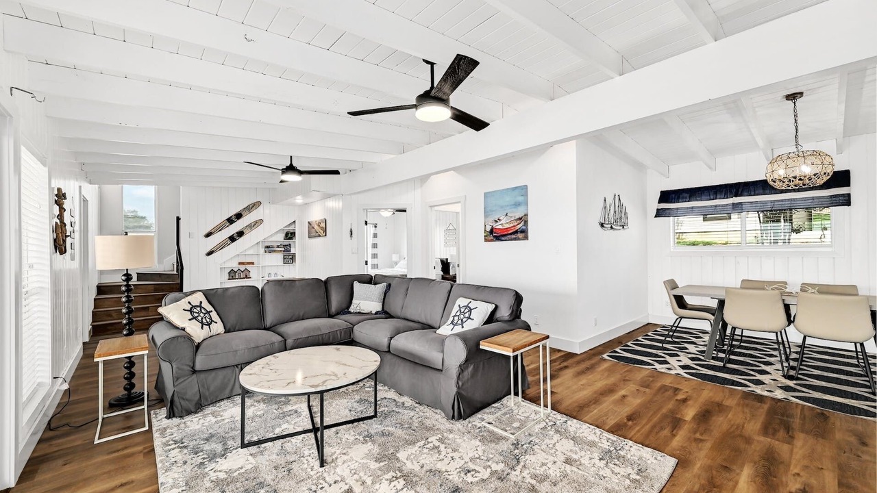 Photo of Livingroom in Sunrise Beach Village