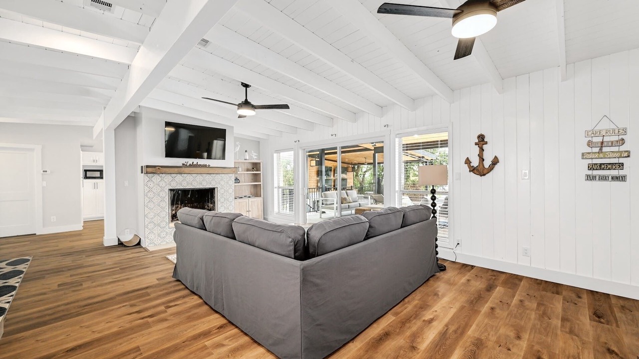 Photo of Livingroom in Sunrise Beach Village