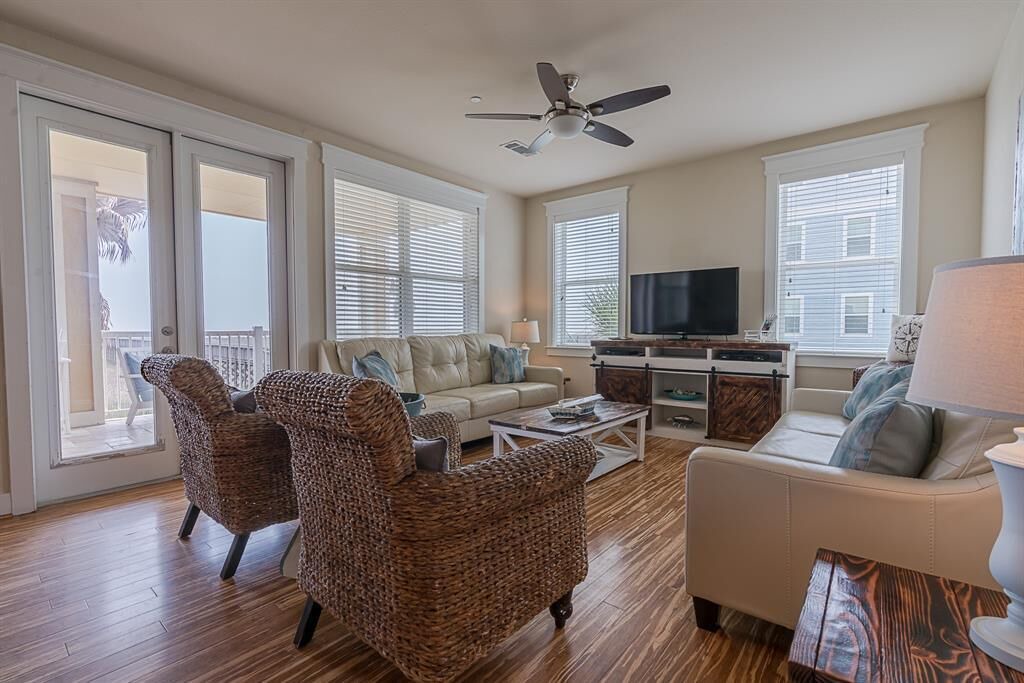 Photo of Livingroom in Red Fish Cove