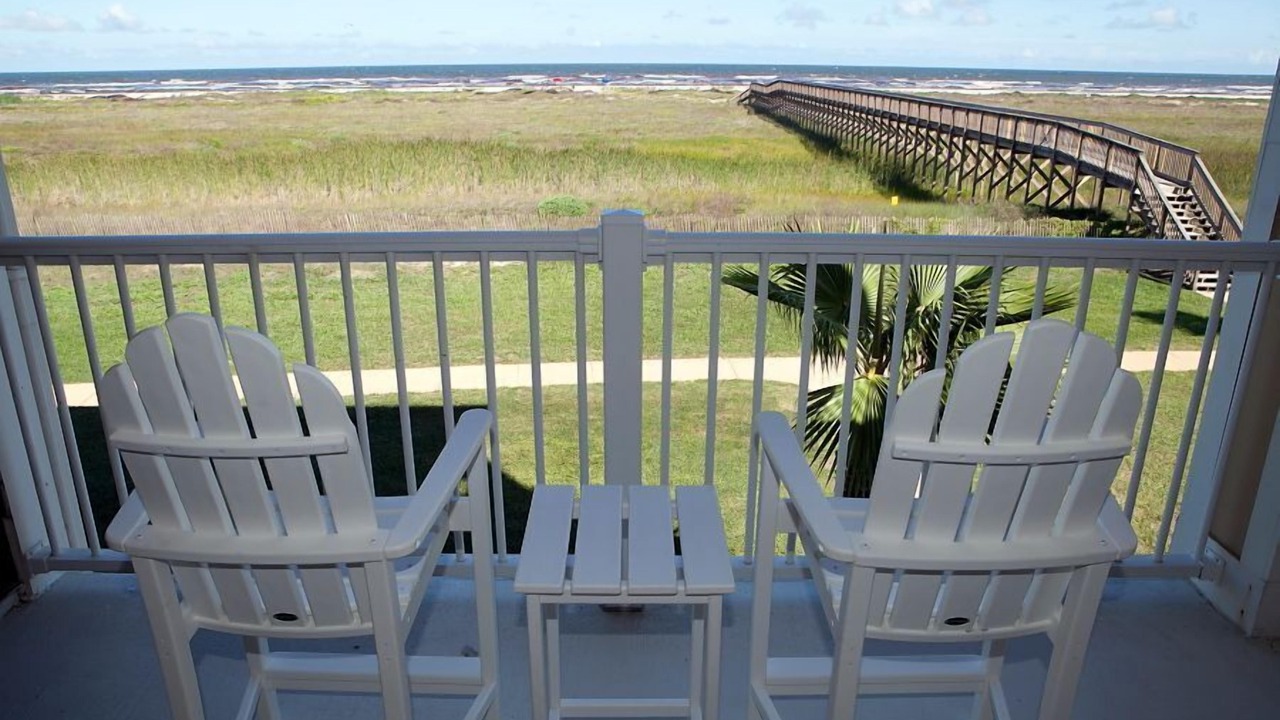 Photo of Patio Balcony in Red Fish Cove