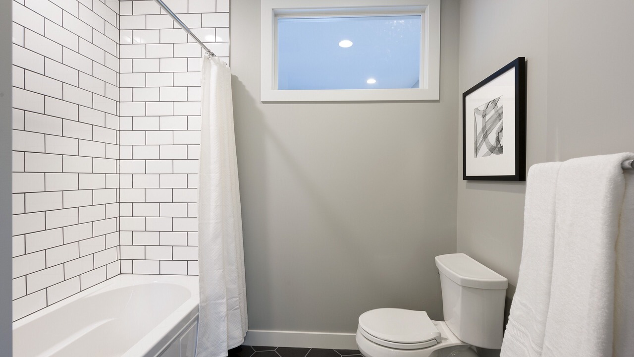 Photo of Bathroom in Mound