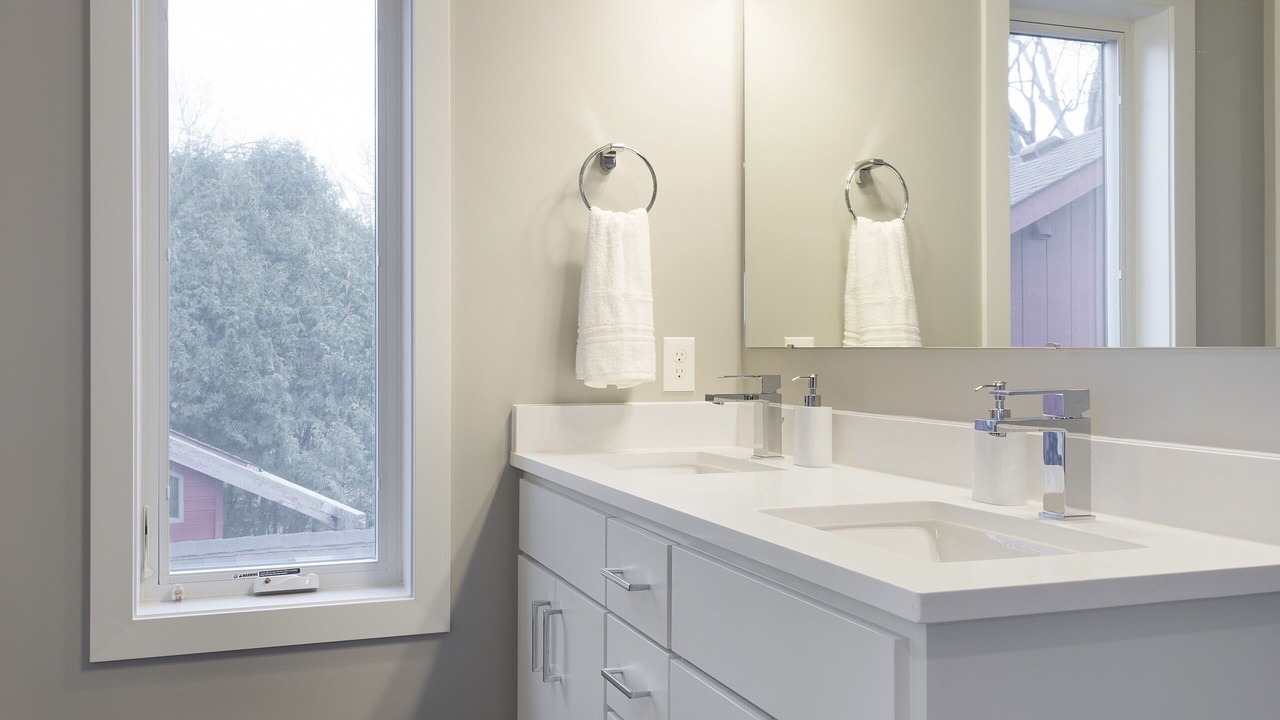 Photo of Bathroom in Mound