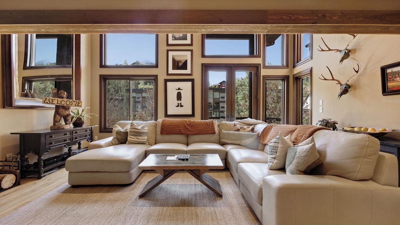 Photo of Livingroom in Deer Valley