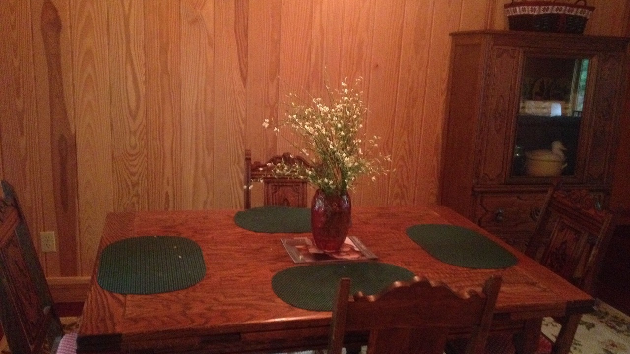 Photo of Bedroom in Byrdstown