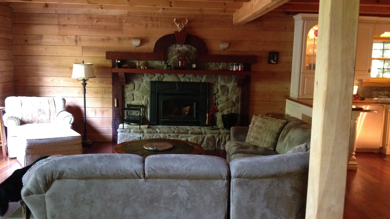 Photo of Bedroom in Byrdstown