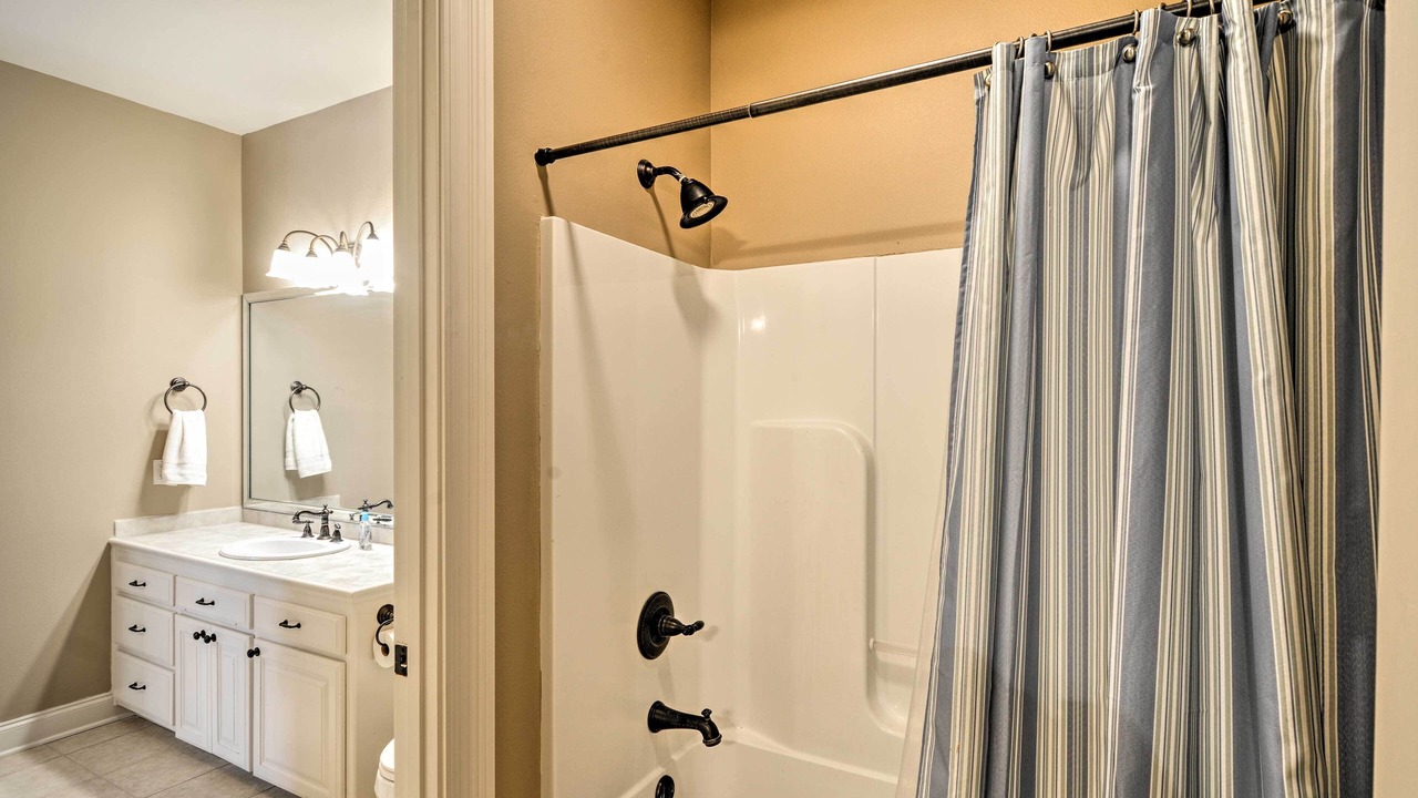 Photo of Bathroom in Oscar
