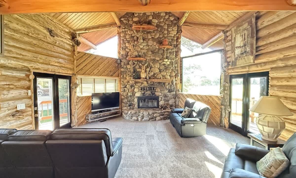 Photo of Bedroom in Island Park